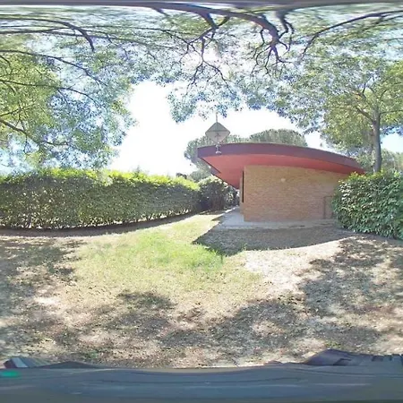 Apartment In Lignano Sabbiadoro 42764 アパート リニャーノ・サッビアドーロ